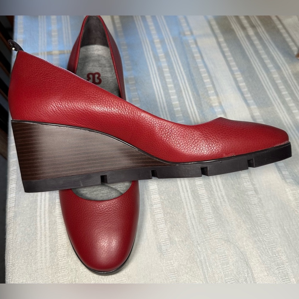Betabrand Red Comfort Wedge Shoes Size 10.5 Work Travel